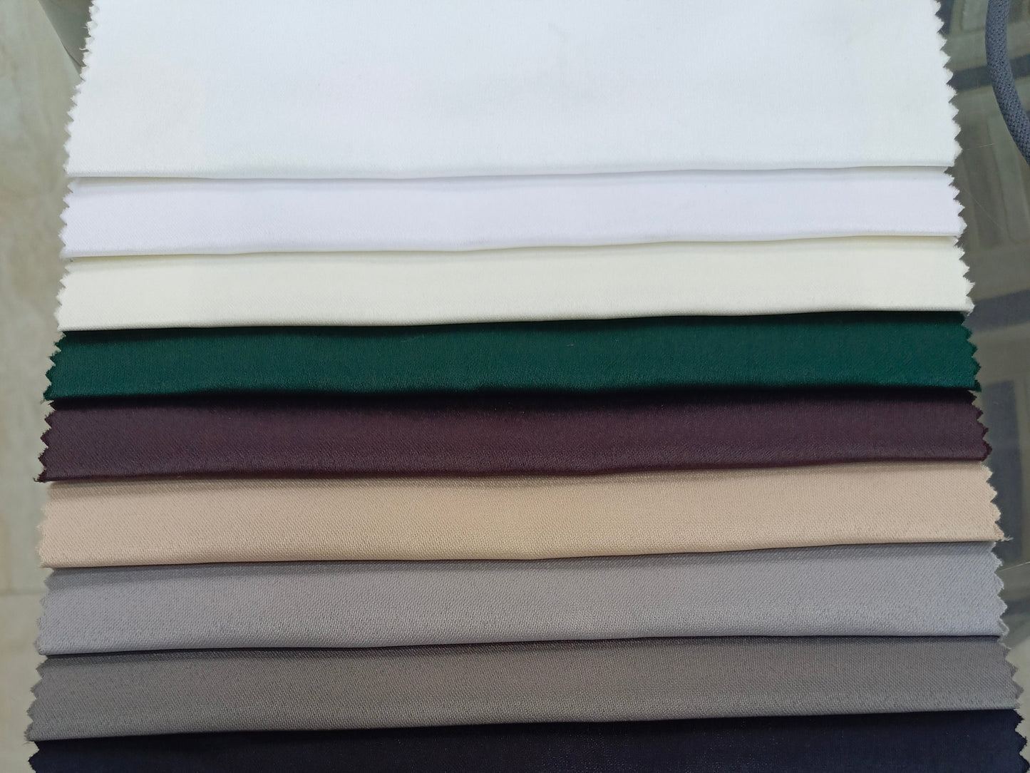 قماش شراشف طاولات فاخر - تشكيلة ألوان ونقشات عصرية