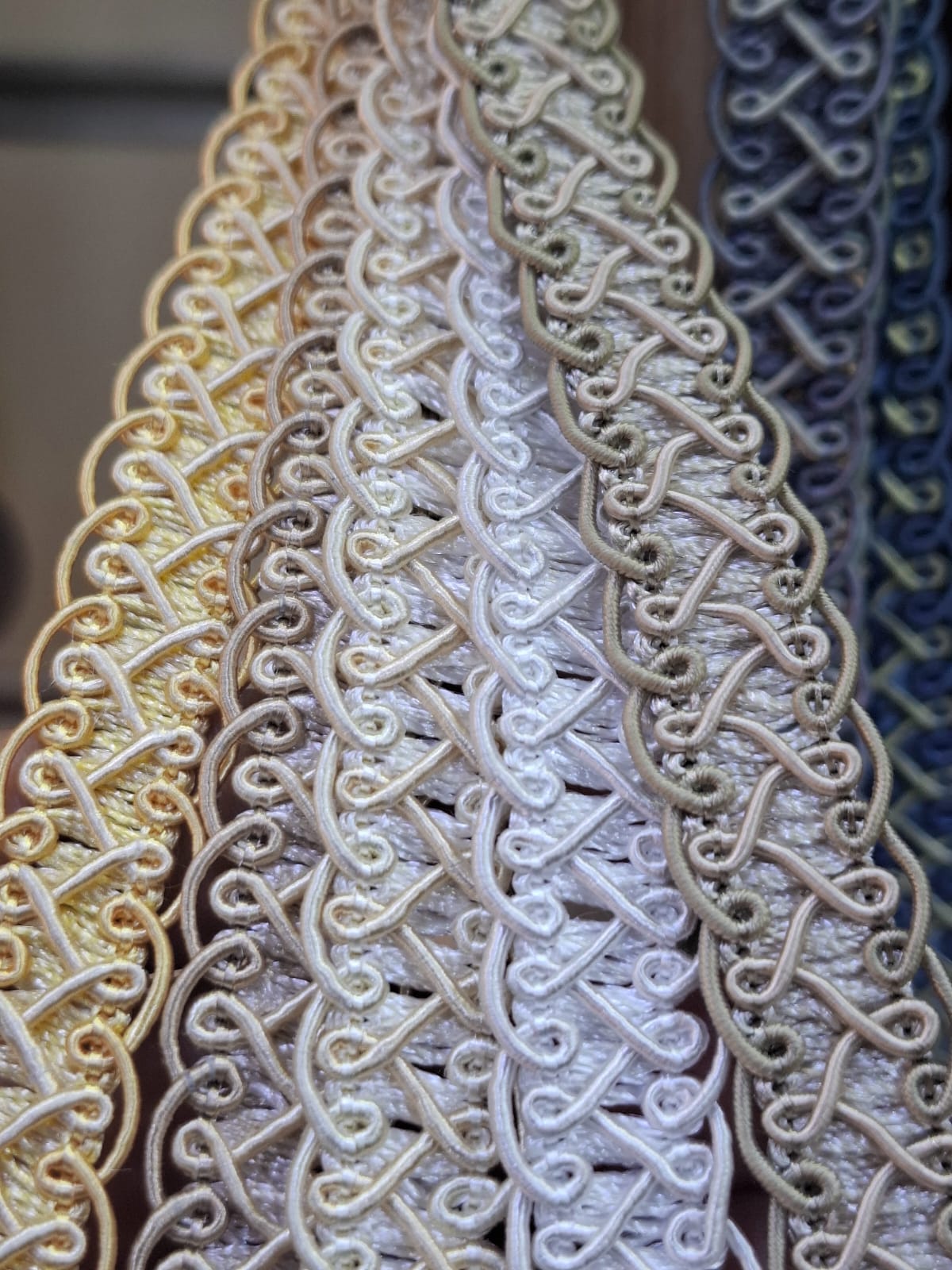 قالون قرن فاخر لإكسسوارات الستائر - ألوان متعددة