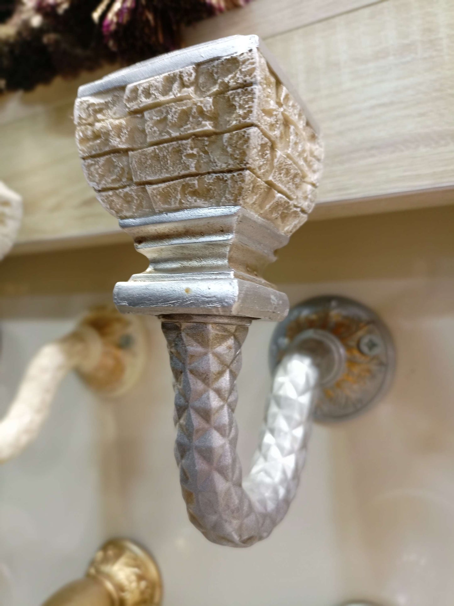 مسكات برادي محجر Curtain Holder Resin